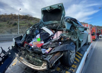 Yakıtı biten otomobile tanker çarptı: 1 ölü 2 yaralı