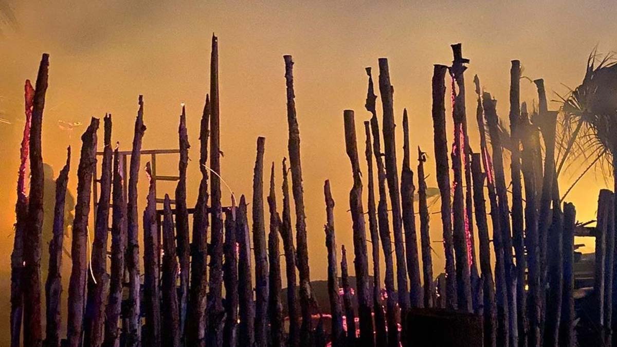 Yıldırım düşen bir işletmede yangın çıktı