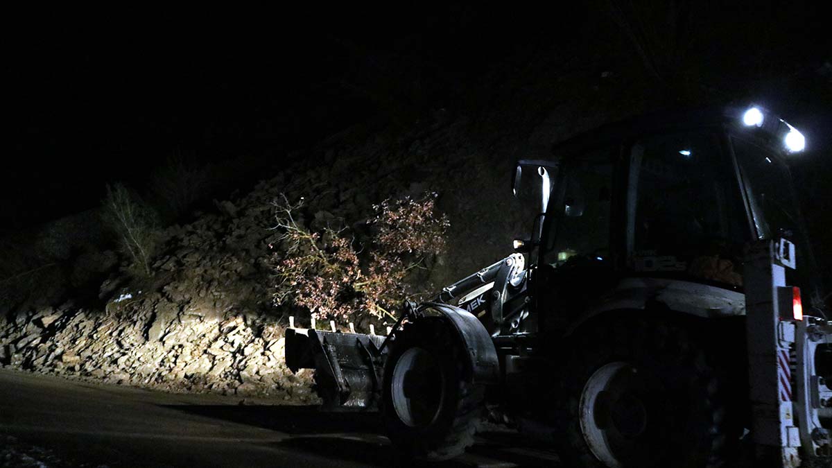 Zonguldak-Ankara kara yolunda heyelan