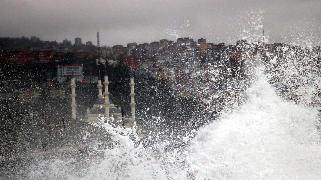 Zonguldak'ta balıkçılara rüzgar engeli