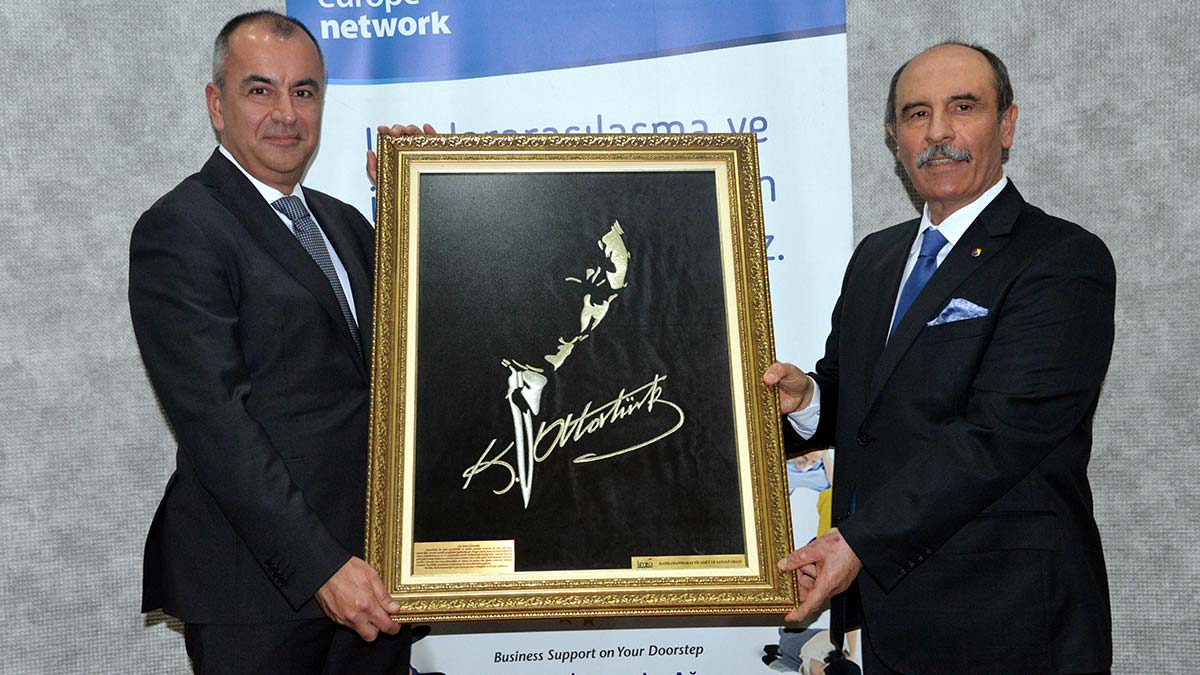 " Dünyada ilk 10 marka arasında 2 tane cam sektöründe markamız var"