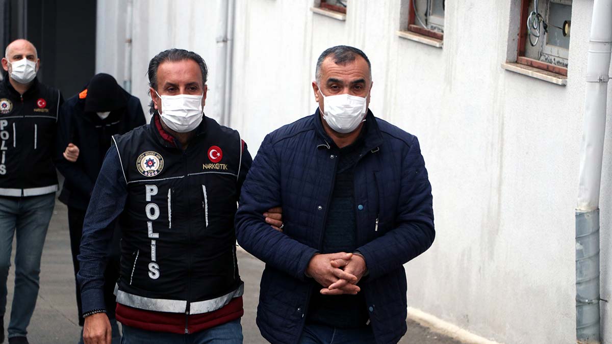 Adana'da uyuşturucu ticaretine 3 tutuklama