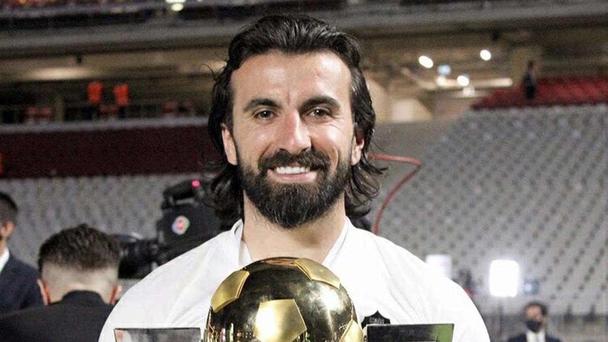 Altay'da Erhan Çelenk'le yollar ayrılıyor