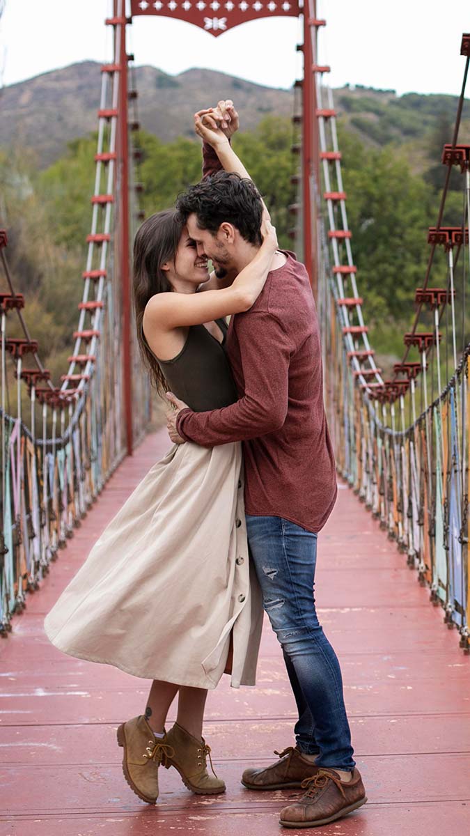 Aşk mı? Sen ancak kendini kandırırsın