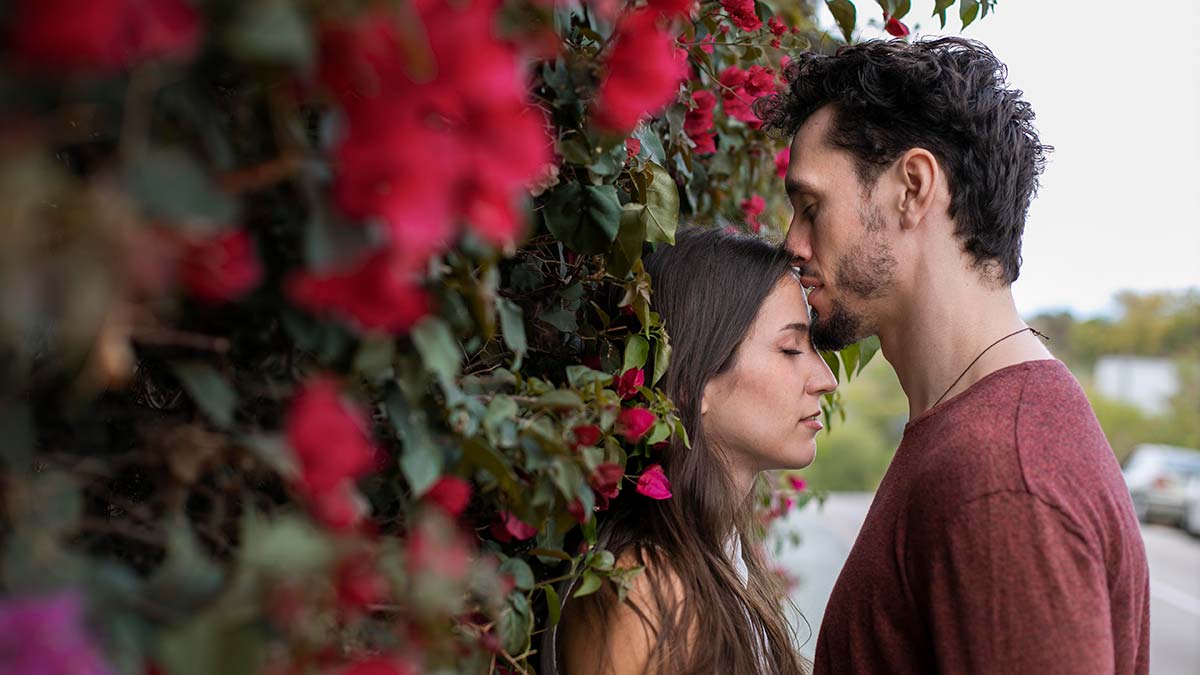 Aşk mı? Sen ancak kendini kandırırsın