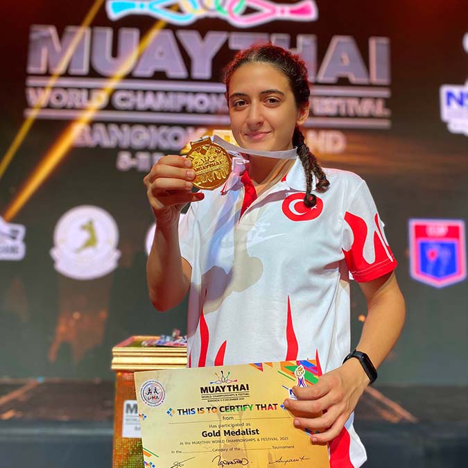 Ayşin Özkılıç Muay Thai Şampiyonu oldu