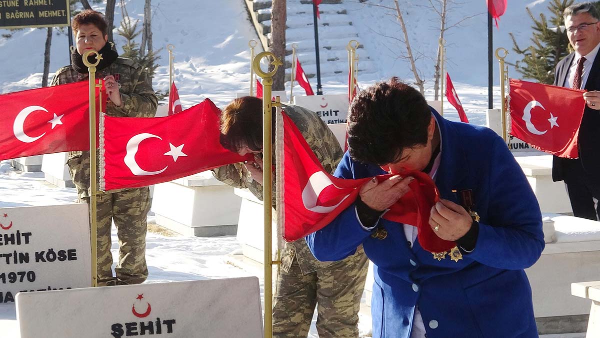 Azeri kadın gaziler Erzurum'da