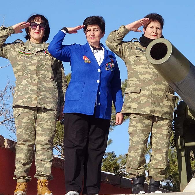 Azeri kadın gaziler Erzurum'da