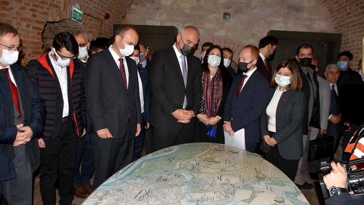 Kültür ve Turizm Bakanı Mehmet Nuri Ersoy, 600 yıllık Balkan tarihinin anlatılacağı, Balkan Tarihi Müzesi'ni açtı