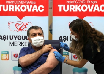 Bakan Koca Turkovac aşısı yaptırdı