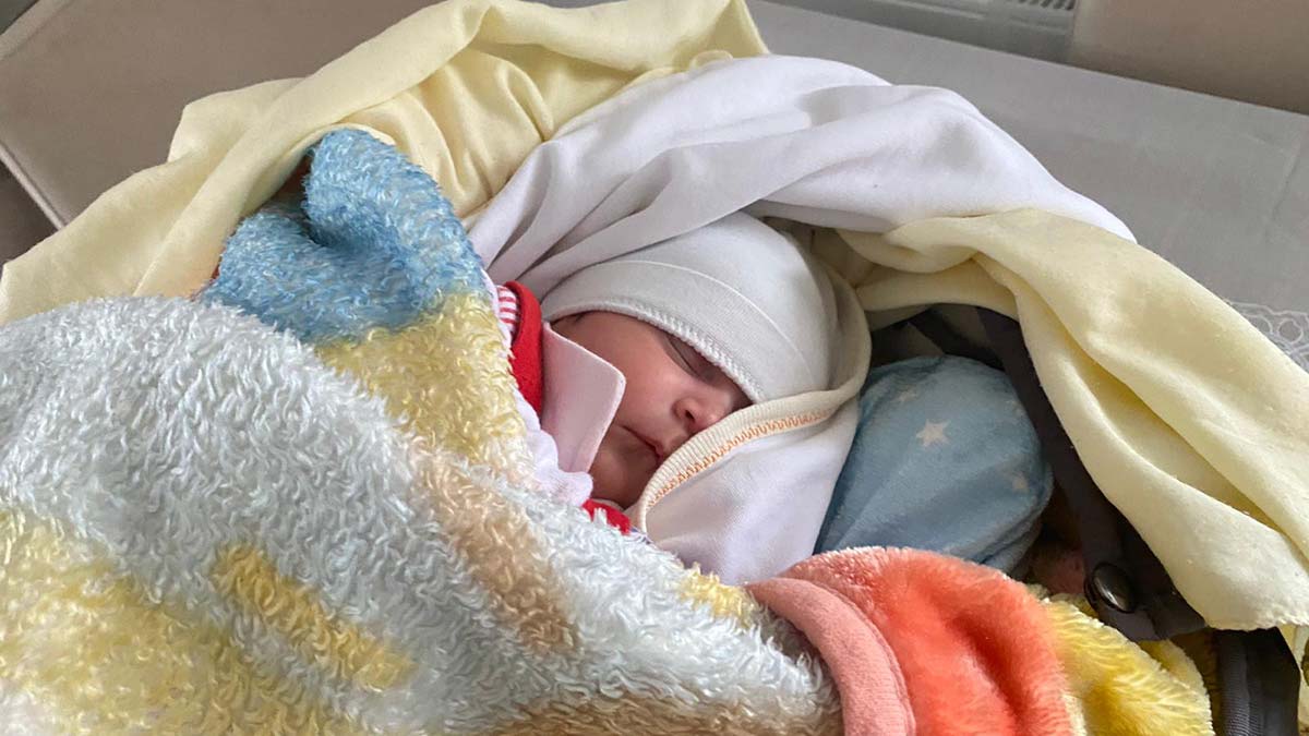 Bebeğini karınca zehriyle öldürmeye çalışan babaya hapis istemi