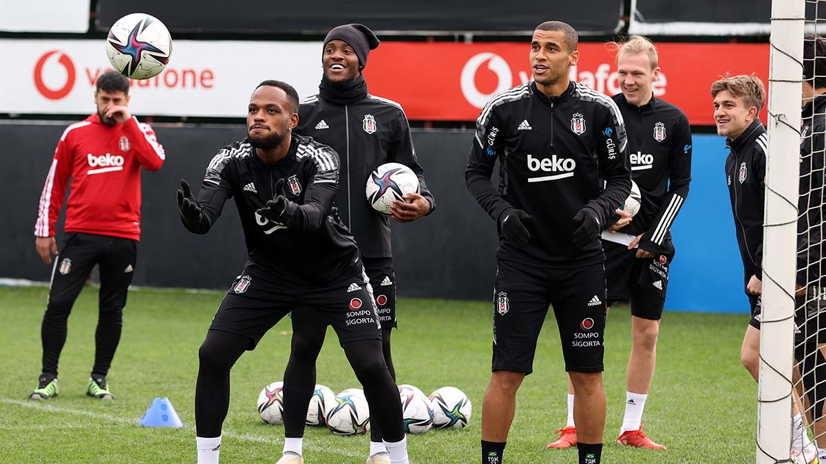 Beşiktaş Kasımpaşa maçı için kampa girecek