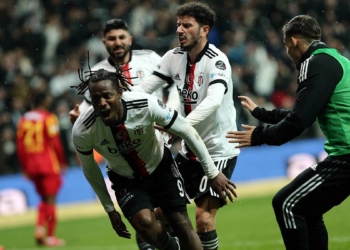 Kartal umuda doğru kanatlandı