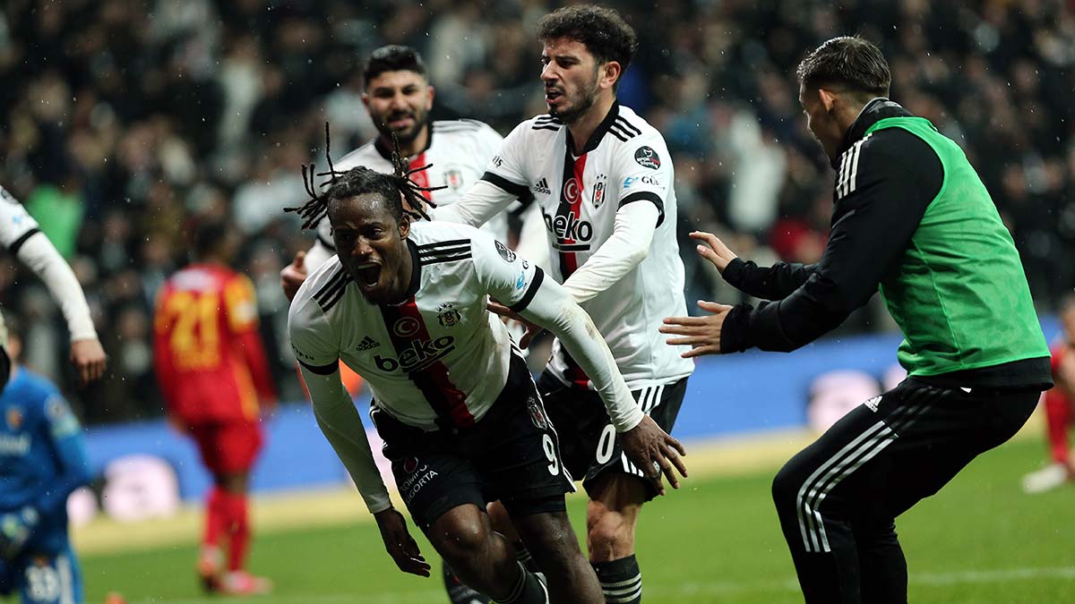 Kartal umuda doğru kanatlandı