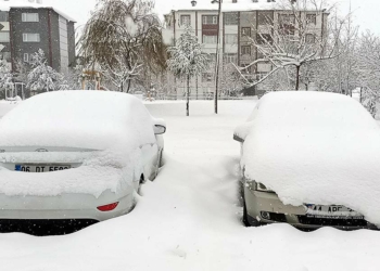 Bitlis'te kar nedeniyle 50 köy yolu kapandı