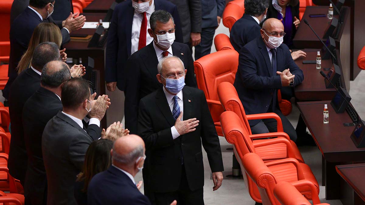 Cumhurbaşkanı Yardımcısı Oktay, 2022 bütçe teklifini her türlü küresel etki, yaptırım ve manipülasyon girişimine rağmen 'güçlenen-kalkınan-büyüyen Türkiye' vizyonuyla hazırladıklarını belirtti.