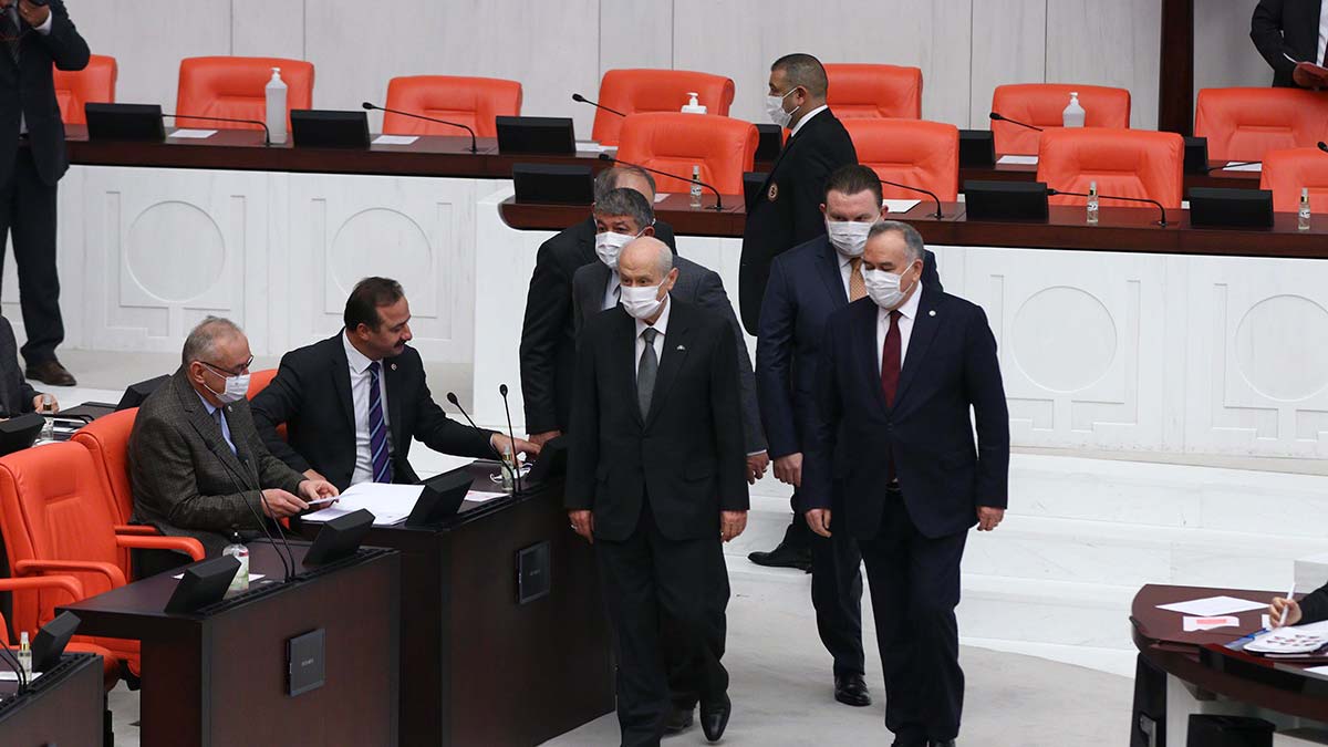 Cumhurbaşkanı Yardımcısı Oktay, 2022 bütçe teklifini her türlü küresel etki, yaptırım ve manipülasyon girişimine rağmen 'güçlenen-kalkınan-büyüyen Türkiye' vizyonuyla hazırladıklarını belirtti.