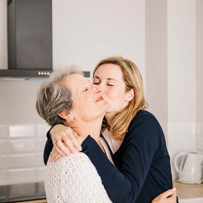 Yeryüzünün kanatsız melekleri anneler