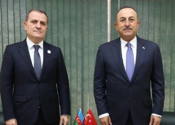 Çavuşoğlu Pakistan'da Bayramov'la görüştü