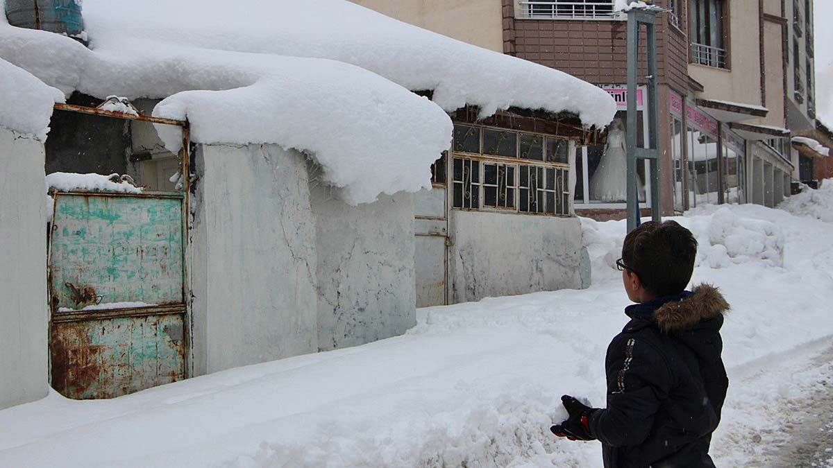 Karlıova'da eğitime 1 gün ara