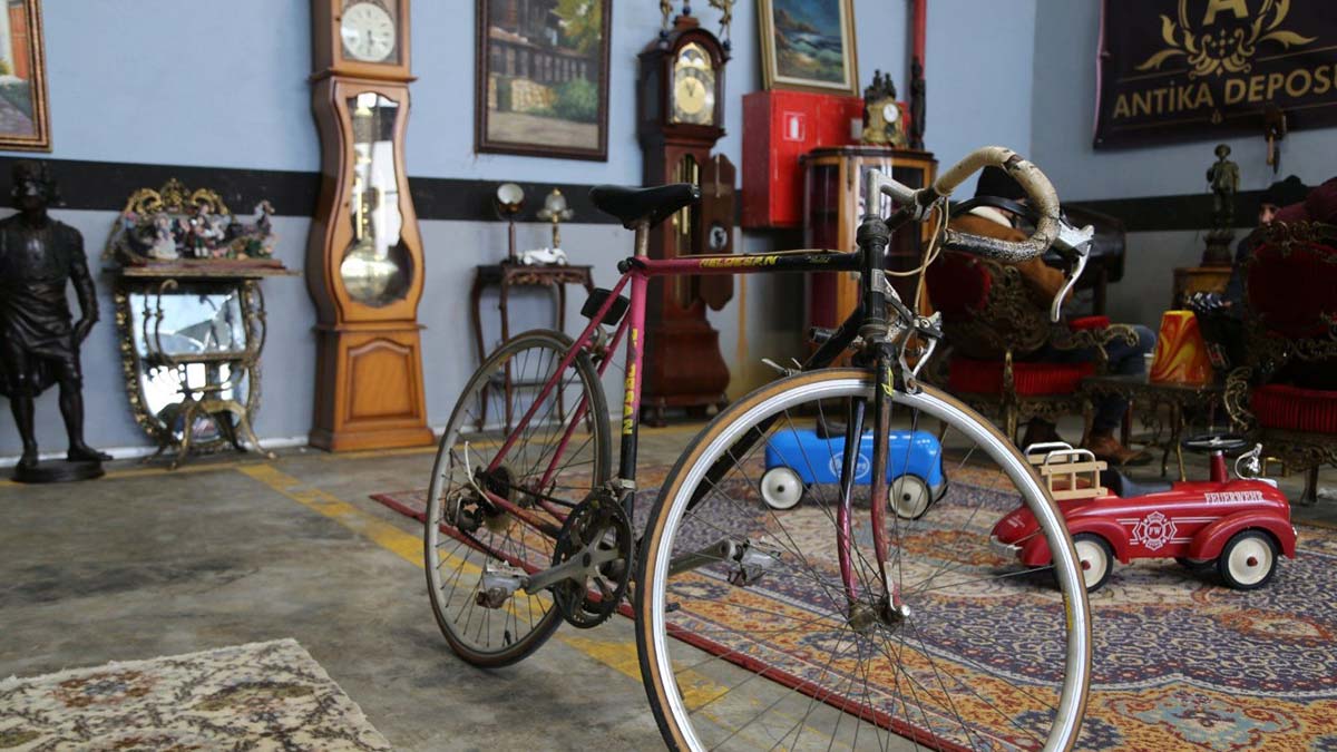 Esenler antika pazarı açıldı