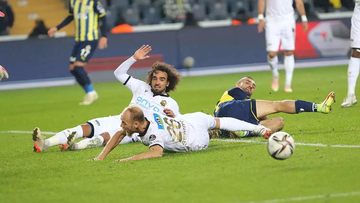 Spor toto süper lig’in 19’uncu haftasında fenerbahçe malatyaspor maçı: 2-0 sona erdi.