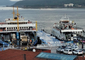 Gökçeada'ya tarifeli feribot seferleri iptal edildi
