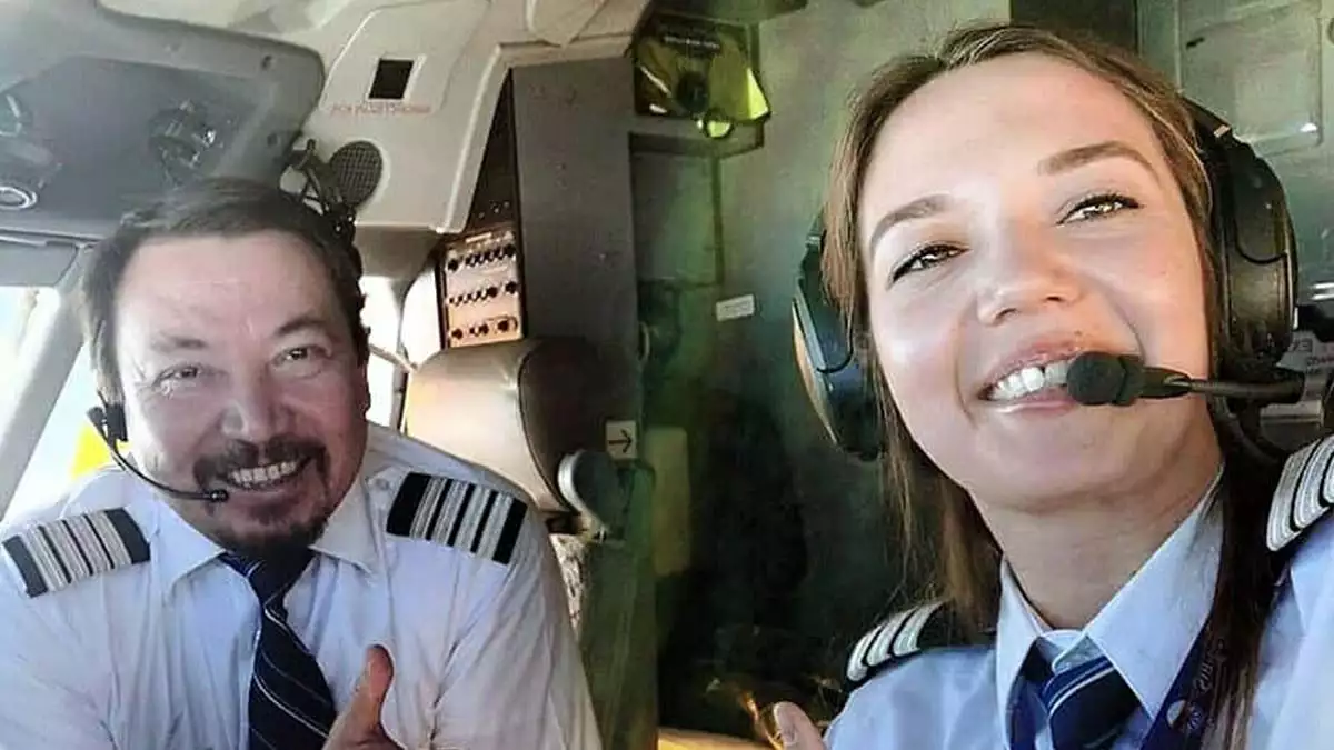 Yazılım geliştiricisi olarak çalıştığı iş yerinden istifa edip, abd’de eğitimini tamamlayarak pilot olan buse köksal, babasıyla aynı kokpitte uçtu.