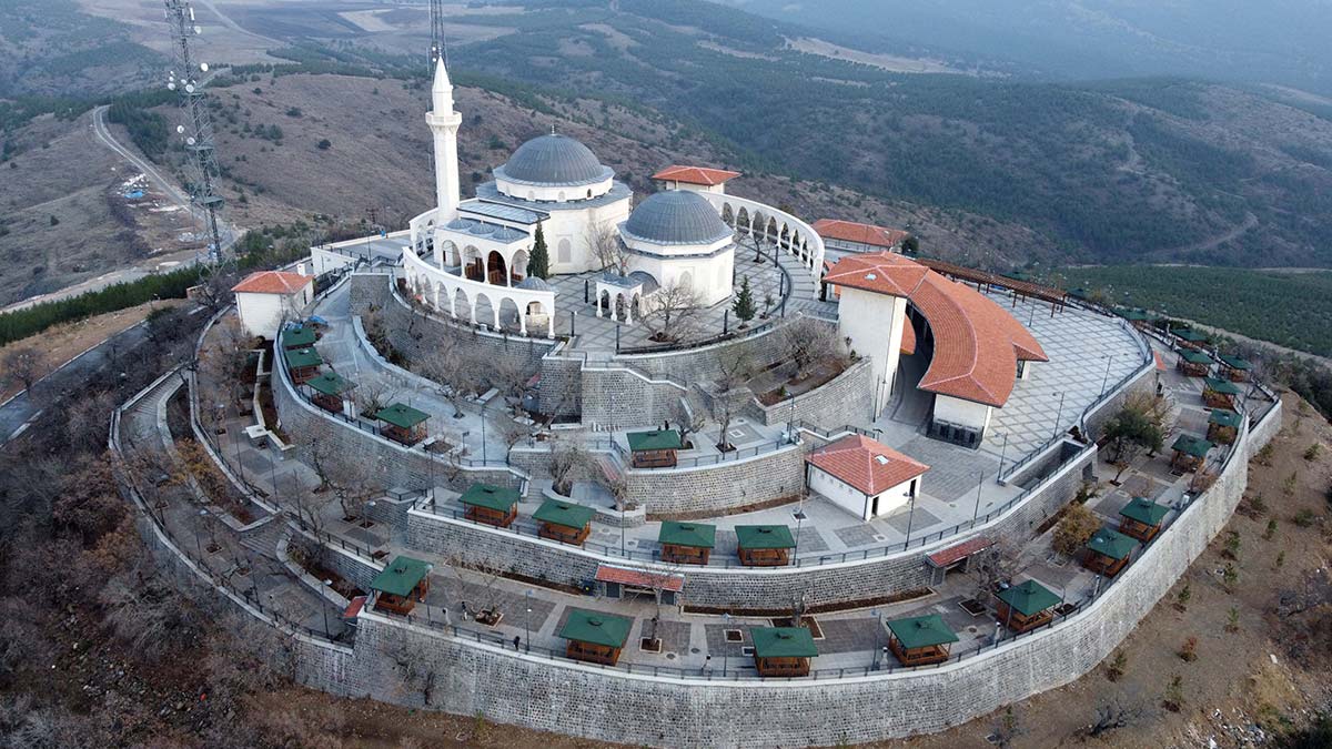 Hazreti Ukkaşe Türbesi'nde restorasyon tamamlandı