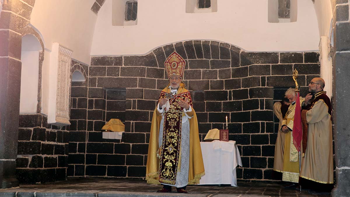 Surp Hovsep Ermeni Katolik Kilisesi'nde ayin yapıldı