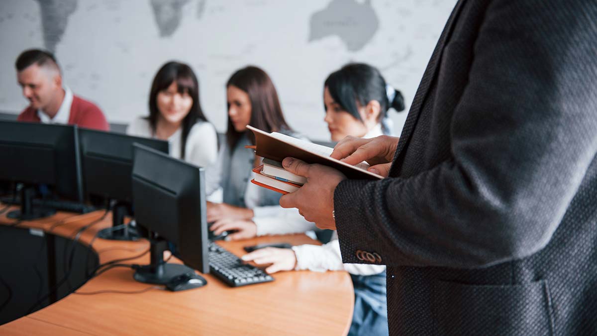 Önemli olan eğitici mi? Eğitilen mi?