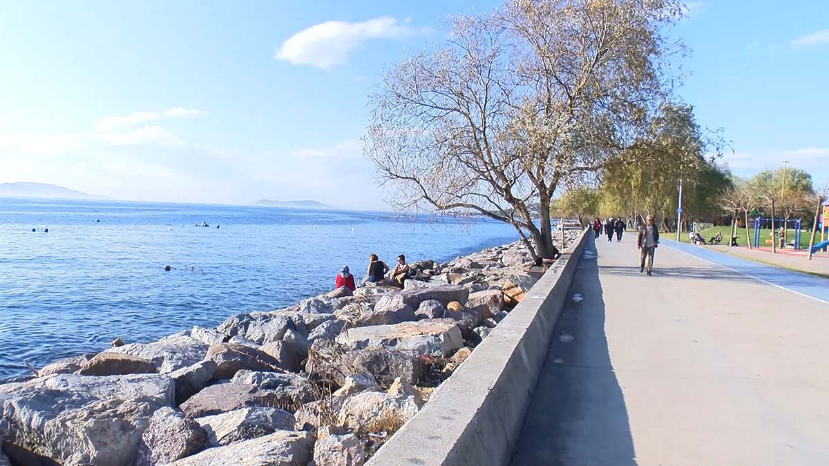 İstanbul'daki esrarengiz koku sırrını koruyor