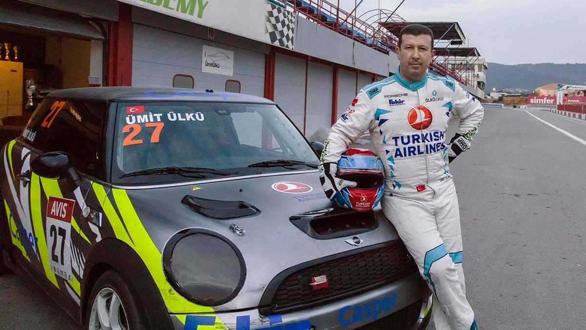 İzmirli pilot Ümit Ülkü'den yeni rekor