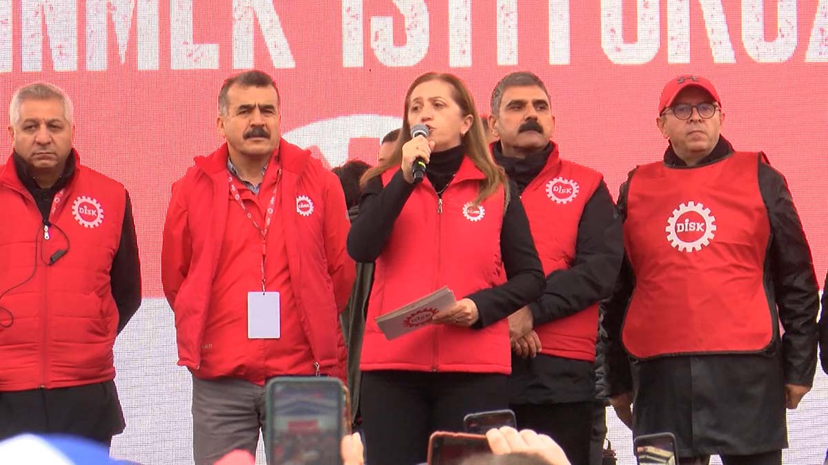 DİSK'ten asgari ücret mitingi