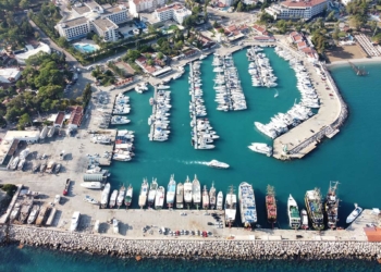 Kemer'de bu yıl 539 yat marinaya demirlendi