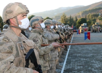 Komandolar El-Bab'a uğurlandı
