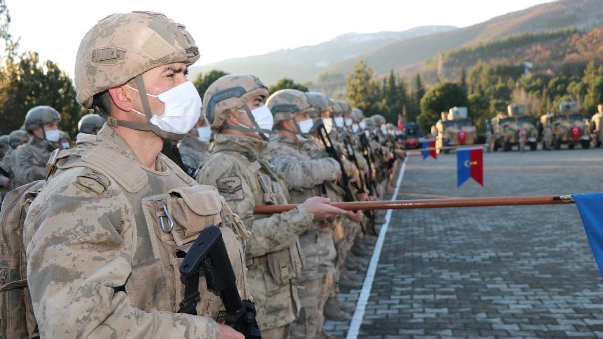 Komandolar El-Bab'a uğurlandı