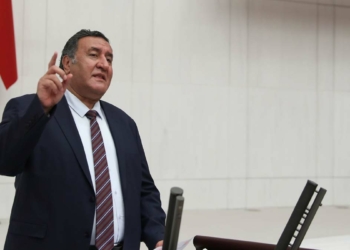 Sabit saat uygulaması öğrencilerin psikolojisini bozdu