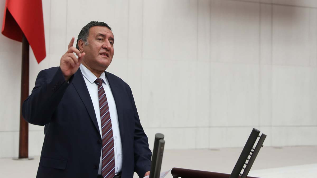 Sabit saat uygulaması öğrencilerin psikolojisini bozdu