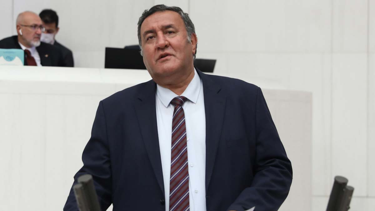 Sabit saat uygulaması öğrencilerin psikolojisini bozdu