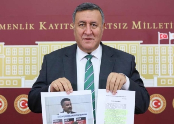 Çiftçiyle oyun oynanıyor
