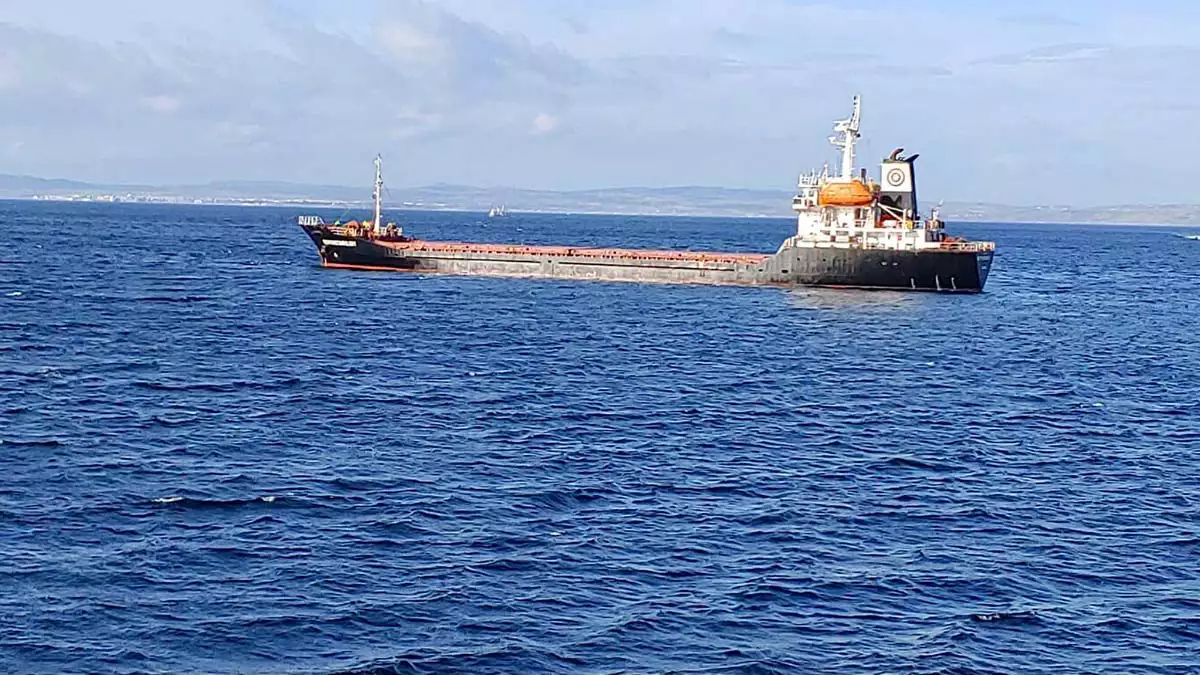Panama bayraklı gemi çanakkale'de arızalandı