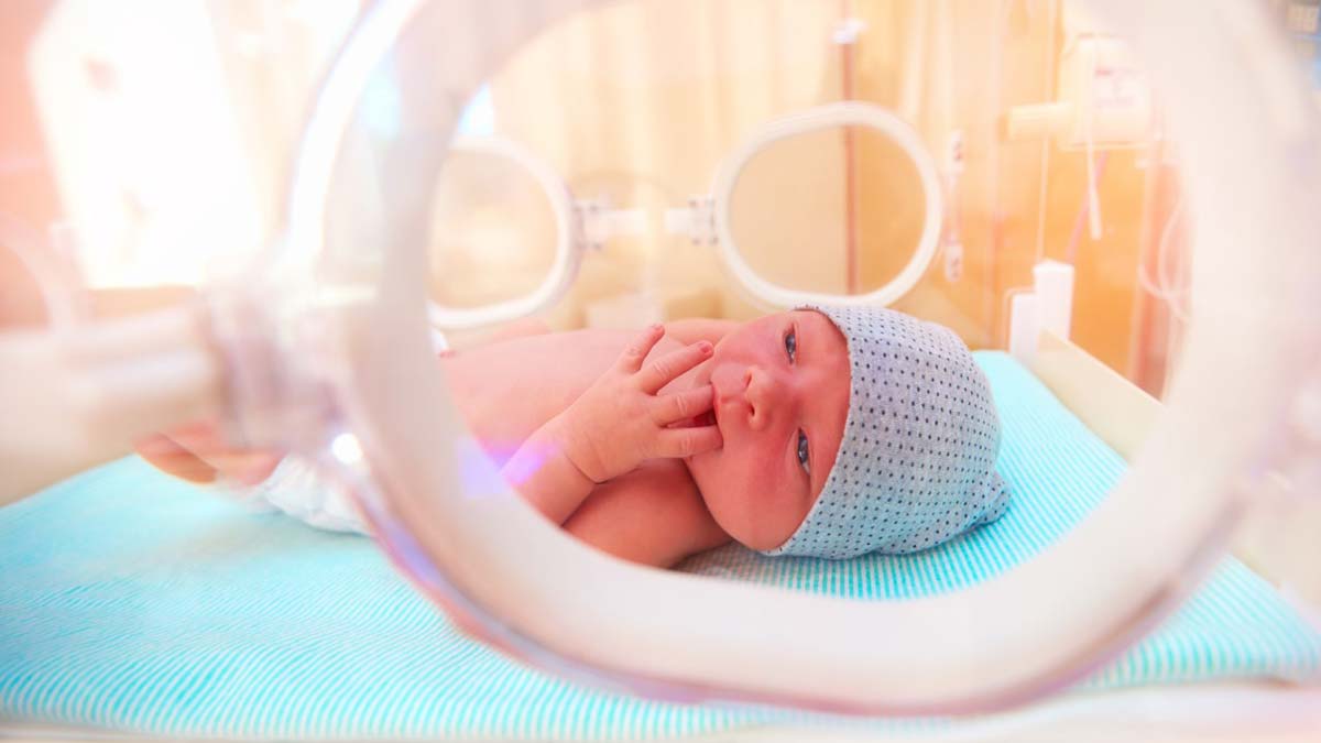 Prematüre retinopatisi 4 bebekten 1'inde görülüyor