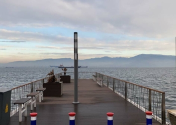 İzmir'de ahşap iskeleler yenilendi
