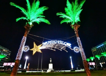 İzmir yeni yıla ışıl ışıl giriyor