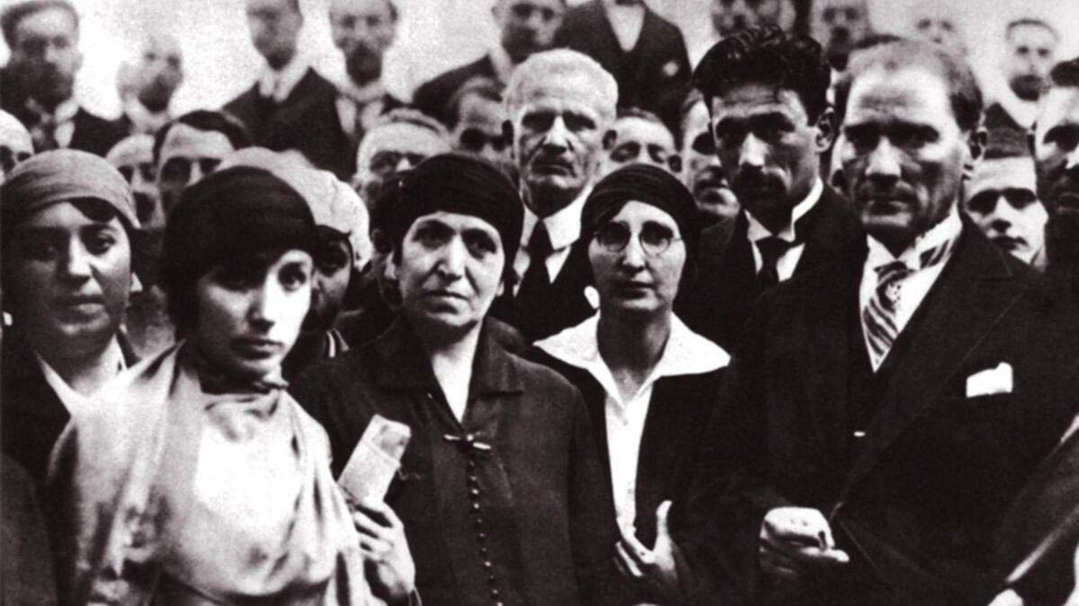 Dünyada ilk kez ülkemizde Kadınlara "MİLLETVEKİLİ SEÇME VE SEÇİLME HAKKI" tanındı. "5 Aralık Dünya Kadın Hakları Günü"müz kutlu olsun.  