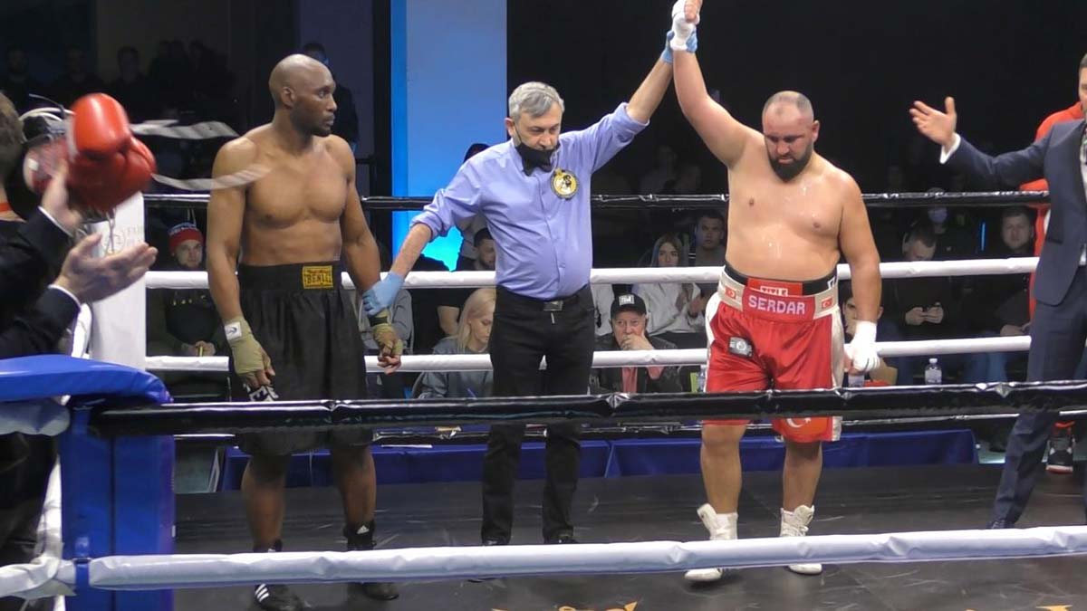 Serdar Avcı, Danny Williams'a ringi dar etti