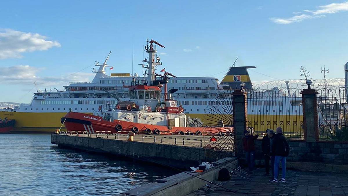 Türkiye Libya arası yolculu gemi seferleri 25 yıl sonra yeniden başladı. Libya'nın Misrata şehrinden 3 gün önce hareket eden 'Kevalay Oueen' isimli gemi İzmir'e ulaştı.