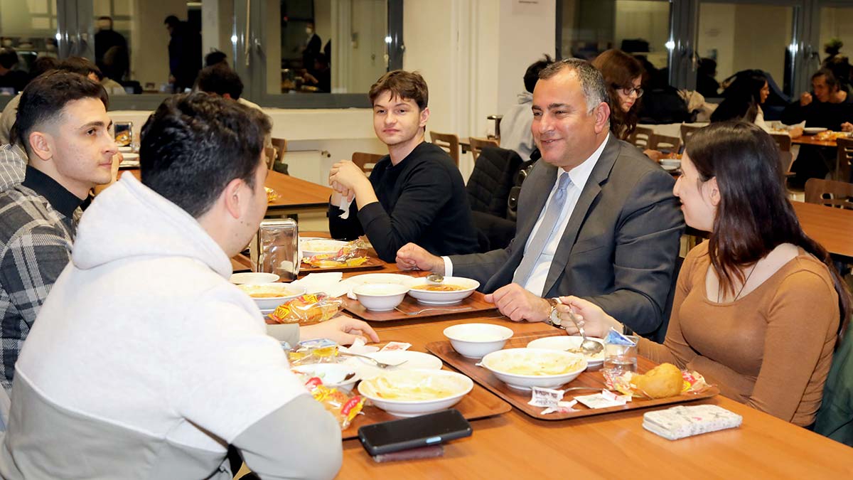 Çankaya 2021 yılını bir yandan pandeminin yarattığı ekonomik zorluklara karşı sosyal yardımlara ağırlık verdi bir yandan da Çankaya'ya yeni eserler kazandırdı.