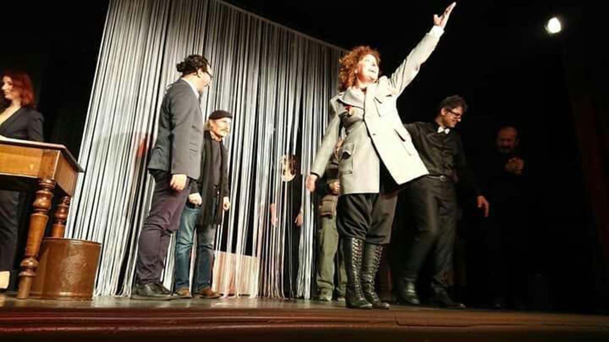 Tek başına dev kadro=Sevtap Çapan